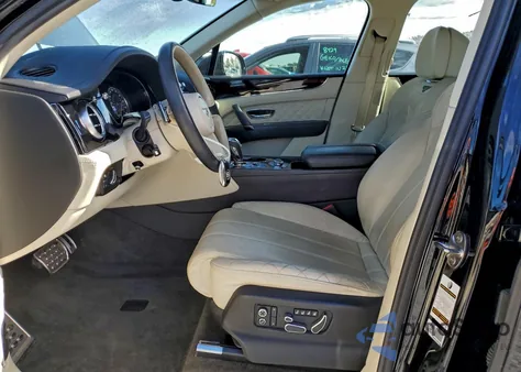 2020 Bentley Bentayga z USA, uszkodzony, nr VIN SJAAM2ZV0LC027884